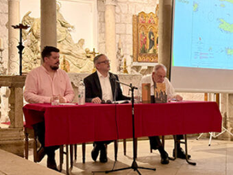 Predstavljena knjiga „Baštinici otoka“ Ratka Marinovića Zmaja Oceanskoga, Korčula, 27. srpnja 2026.