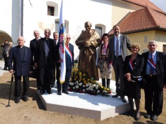 Posjet Brezariću, otkrivanje biste kardinala Franje Kuharića, Zmaja Kaptolskog III. u Pribiću te posjet izložbi umirovljenog biskupa Jurja Jezerinca u Krašiću, 2. listopada 2019.