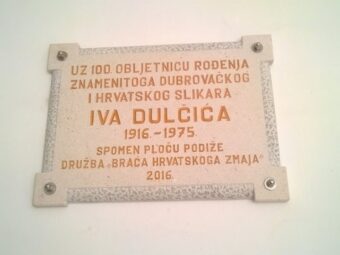 Postavljanje spomen ploče “Ivo Dulčić” – uz stotu obljetnicu rođenja, Dubrovnik, OŠ Lapad, 2. svibnja 2017.